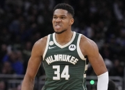 爱游戏娱乐-魔术力克步行者，字母哥统治全场