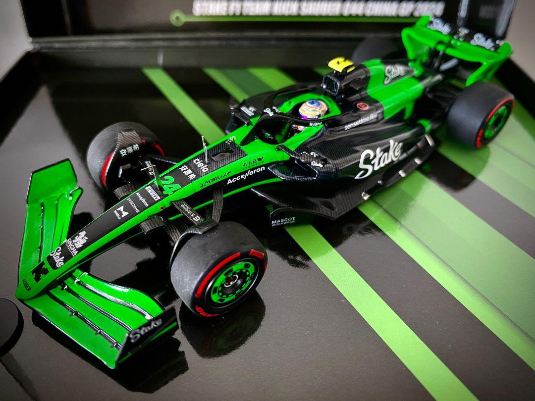 梅赛德斯力克红牛二队，周冠宇惊艳四座