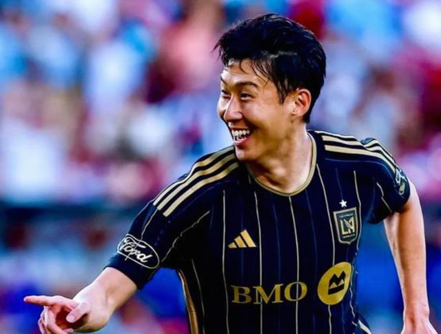 巴萨逆转韩国,孙兴慜点燃赛场 巴萨逆转韩国,孙兴慜点燃赛场