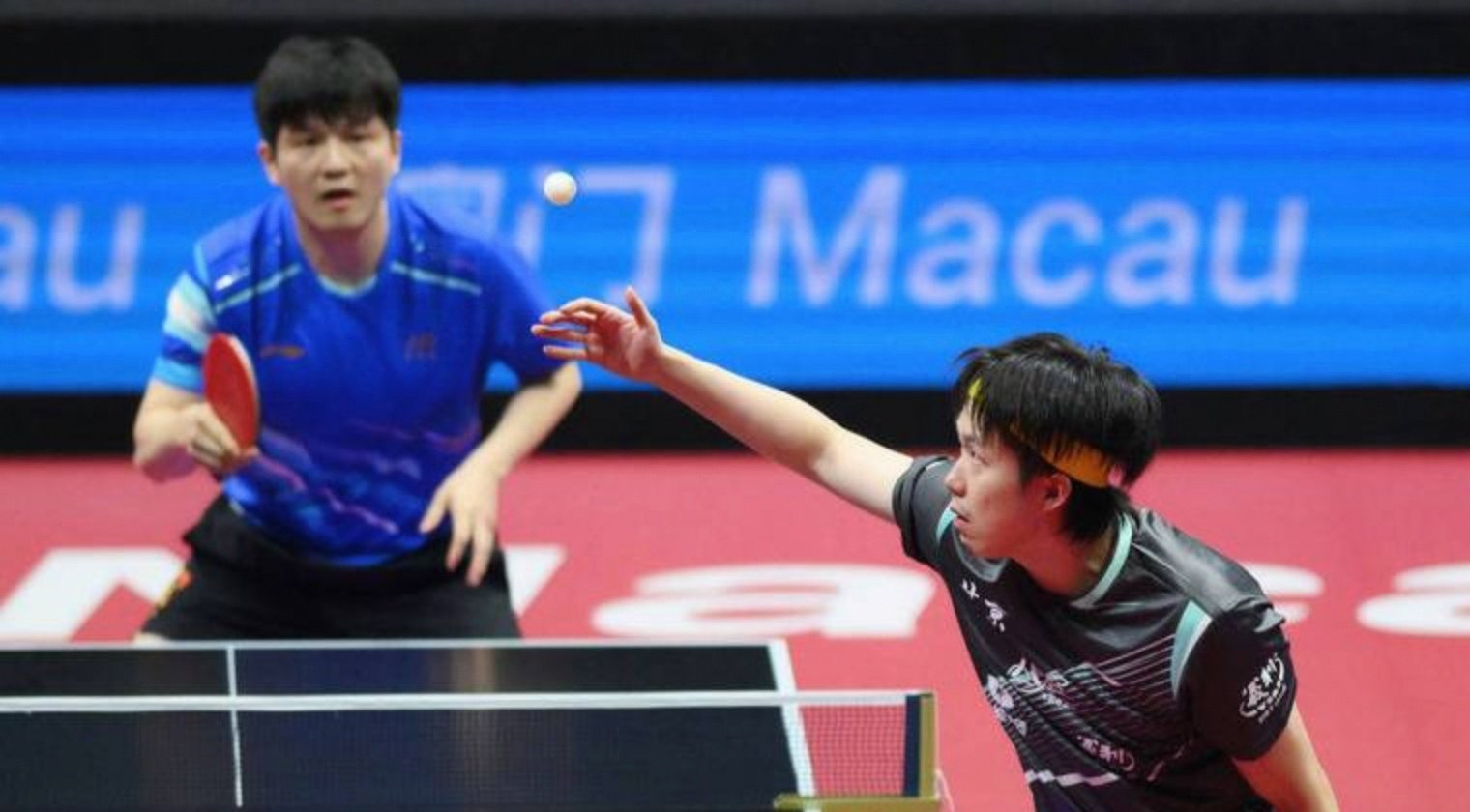 瑞典乒乓球队鏖战比利时乒乓球队，樊振东送出助攻
