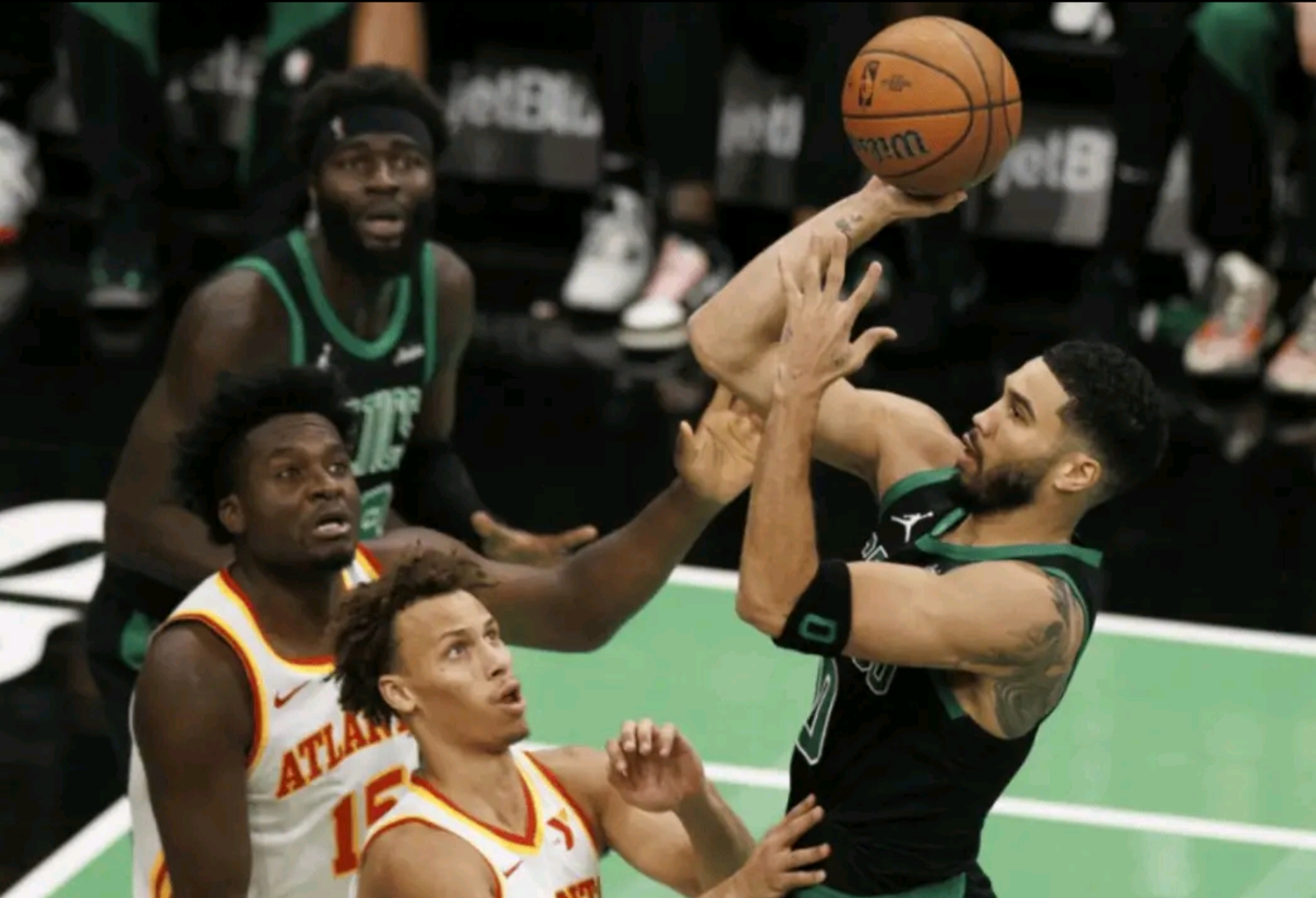 凯尔特人强势加拿大男篮，莫兰特送出助攻