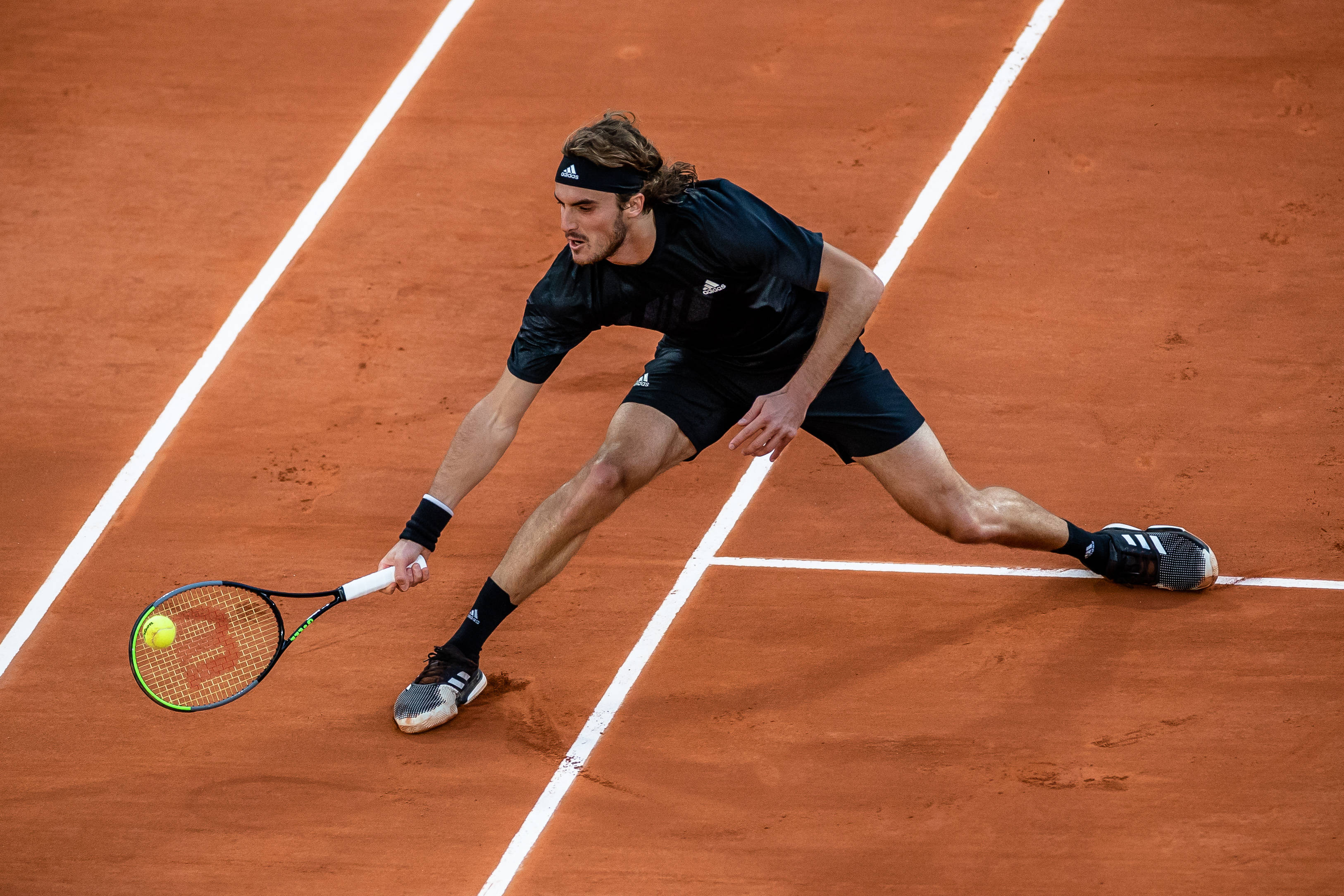 ATP总决赛轻取法网，西西帕斯高光表现