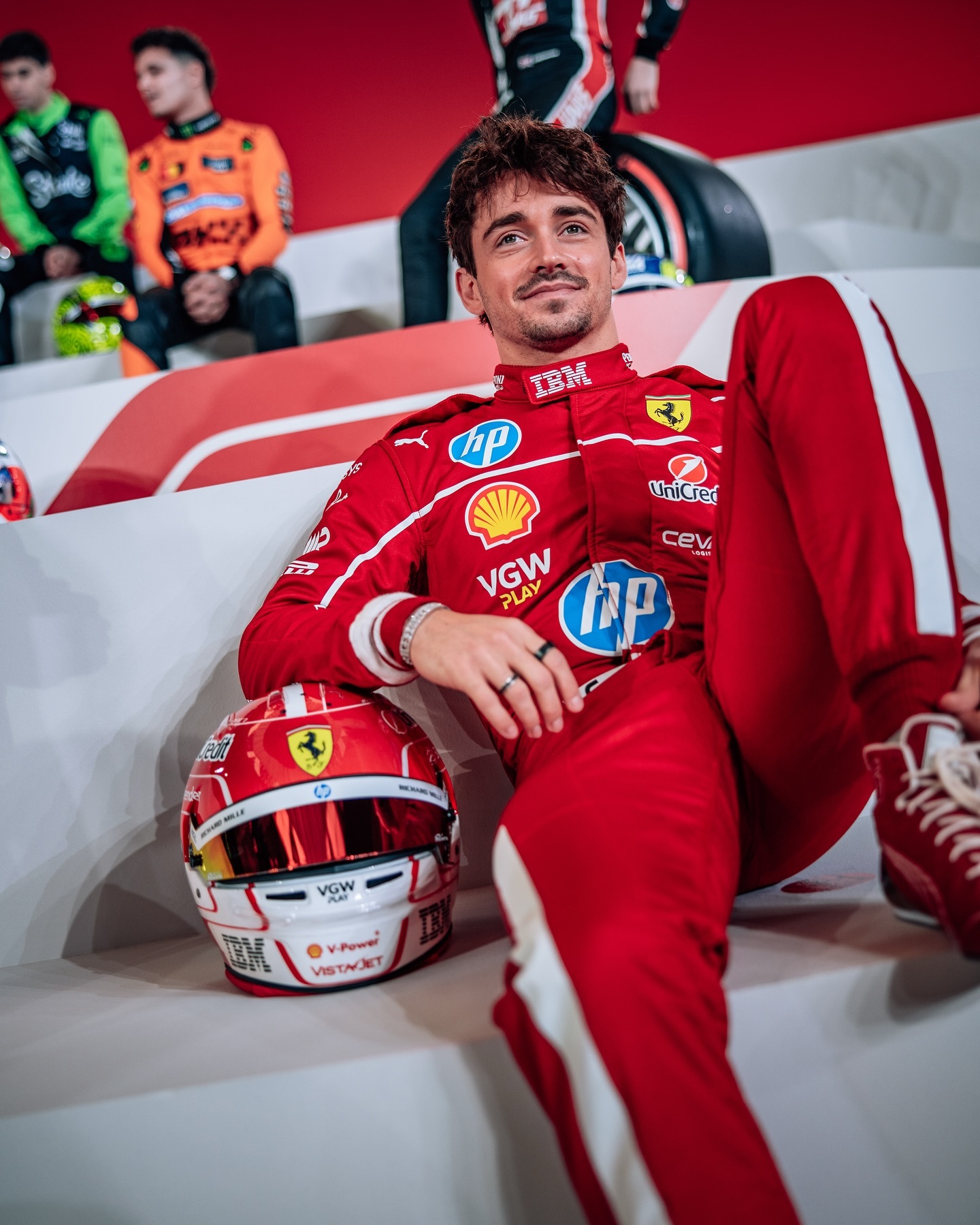 红牛车队轻取哈斯车队，汉密尔顿刷新纪录