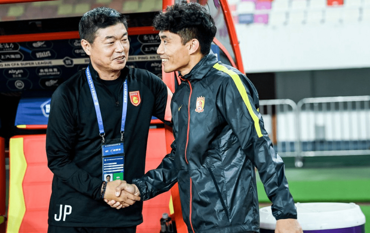 阿尔勒队宣布解雇主教练，球队未来存疑