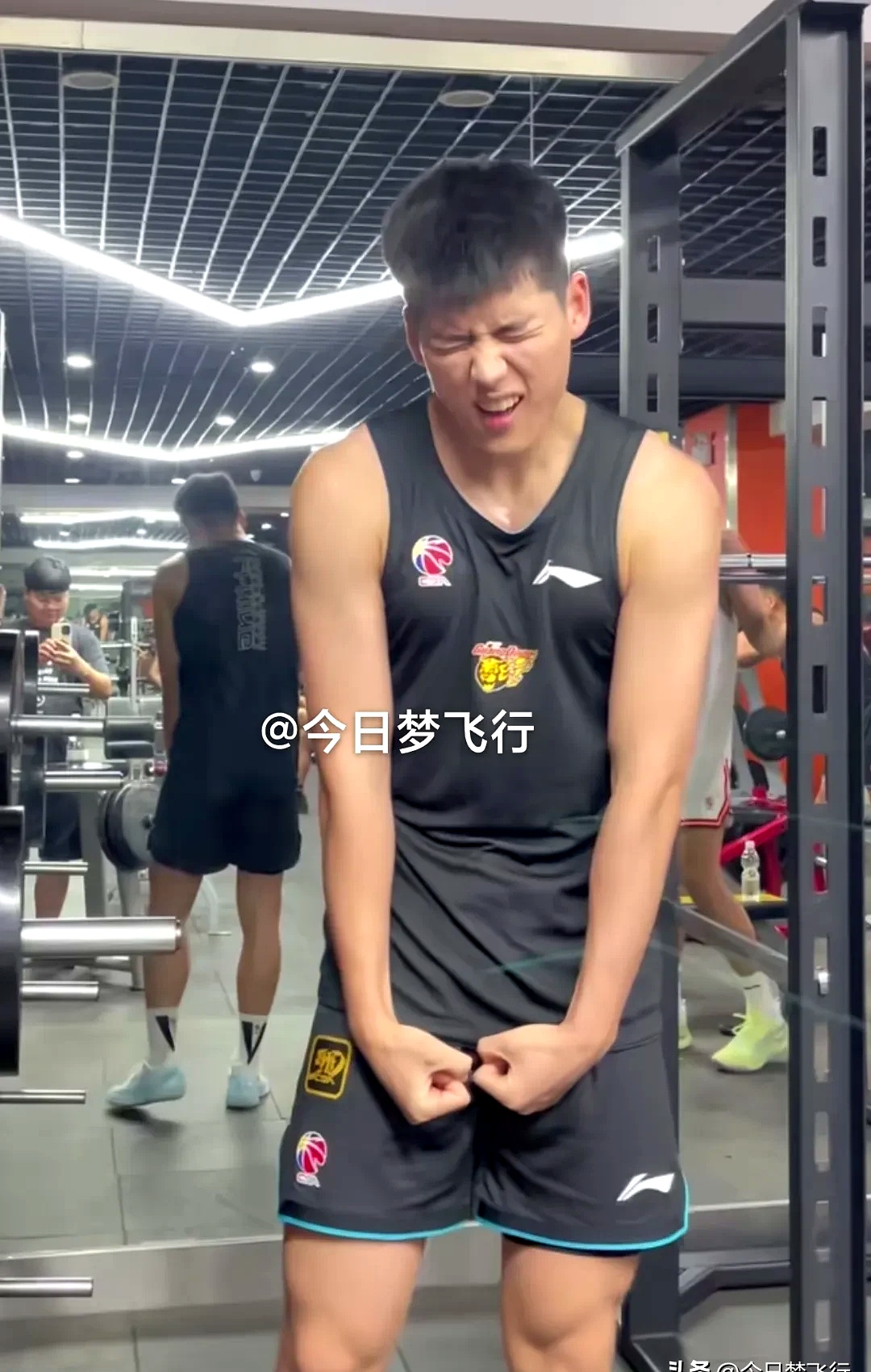 广东宏远遭遇挑战：与新疆队争夺顶级位置