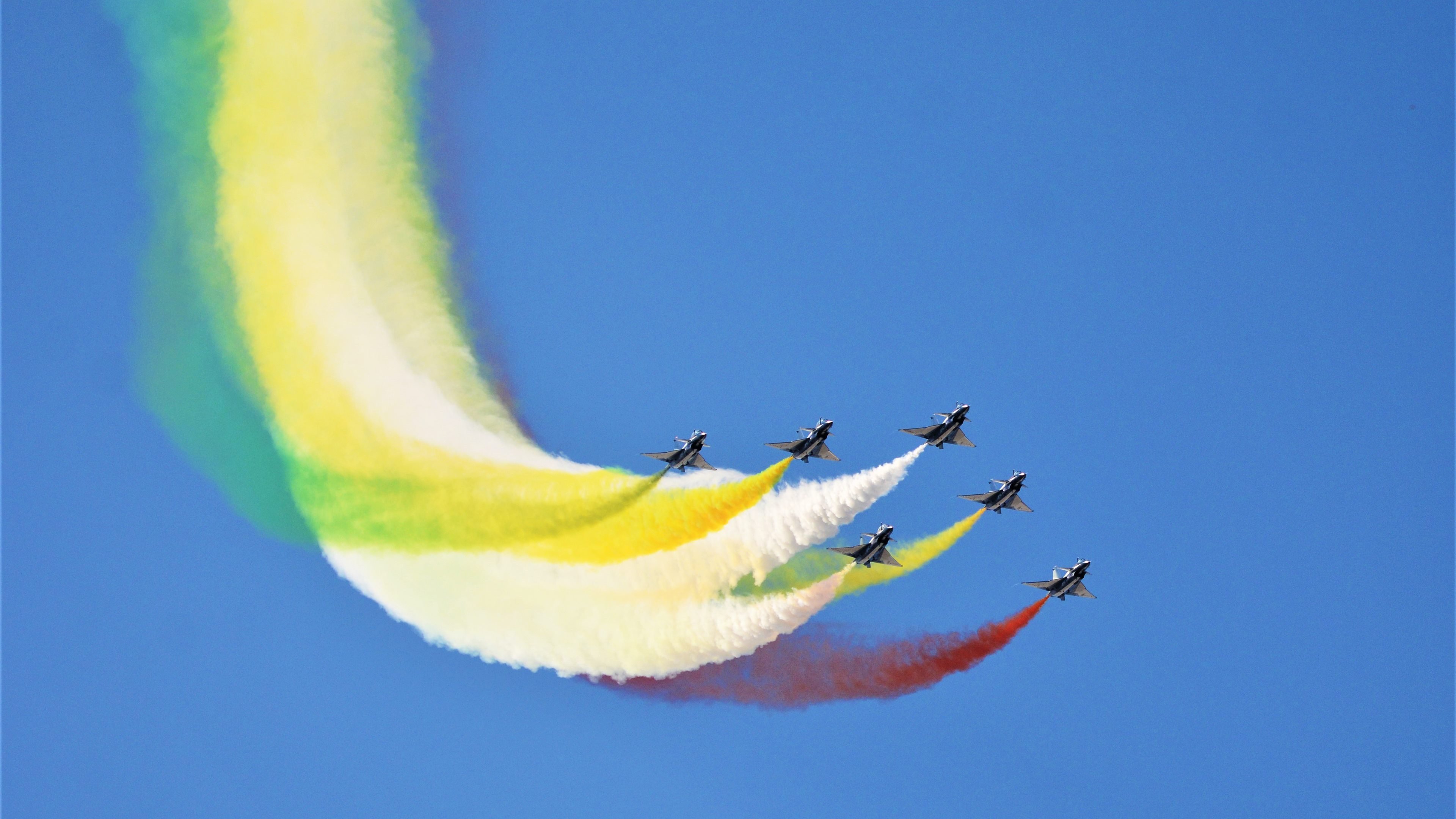 库里末节19分上演一波流，勇士客场带走深圳队