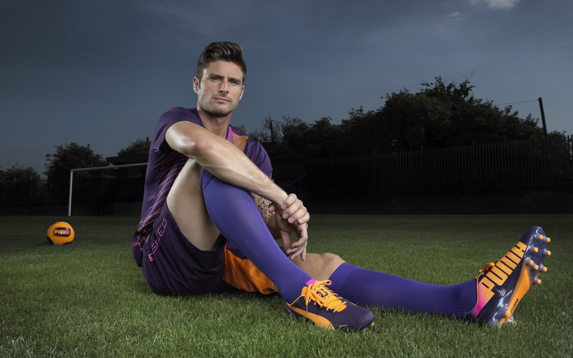 英格拉姆教科书式掌控攻防，骑士团队协作正面击溃独行侠