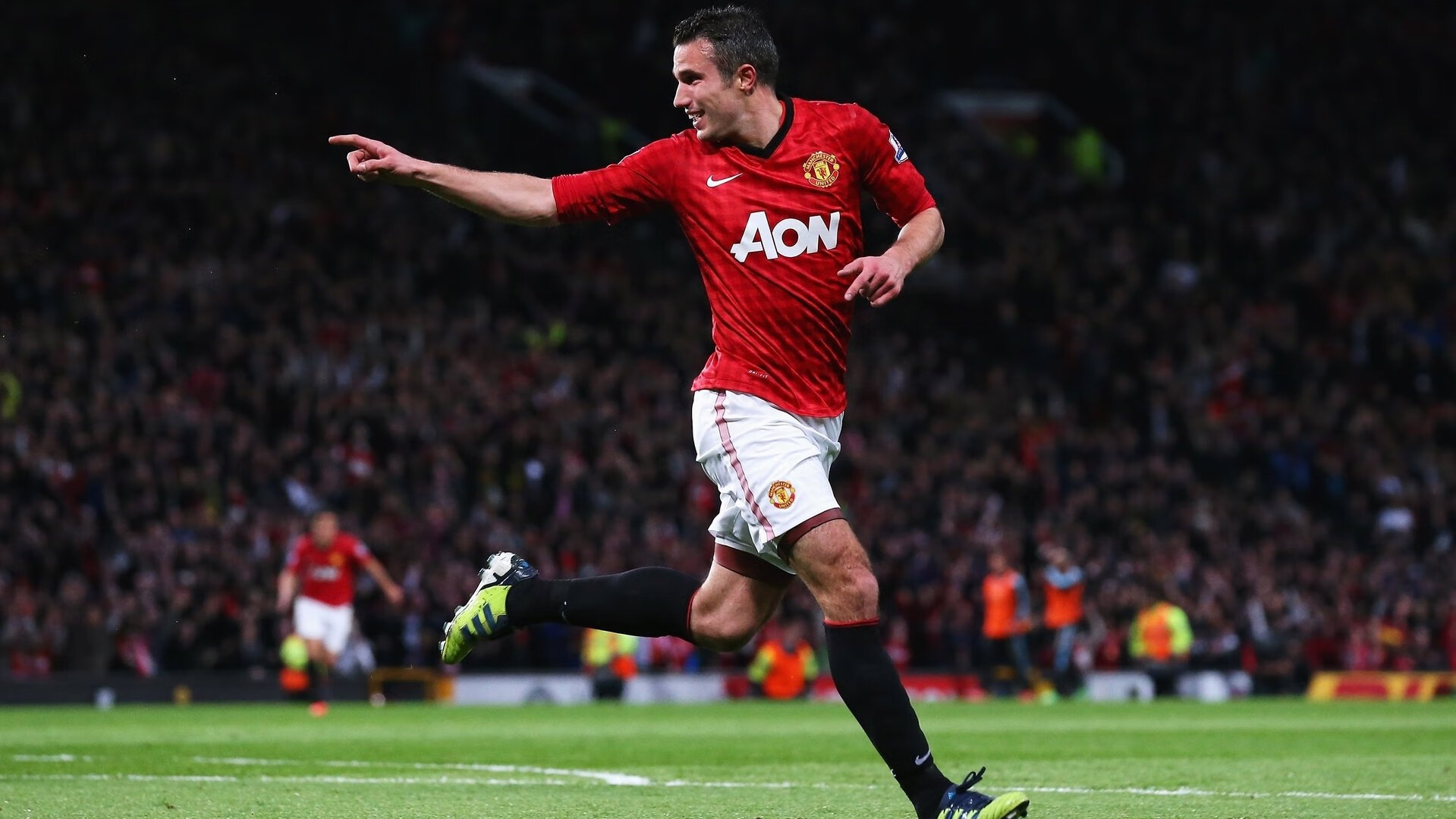 德甲争冠战之夜，德里赫特压制级发挥，铸就防线传奇